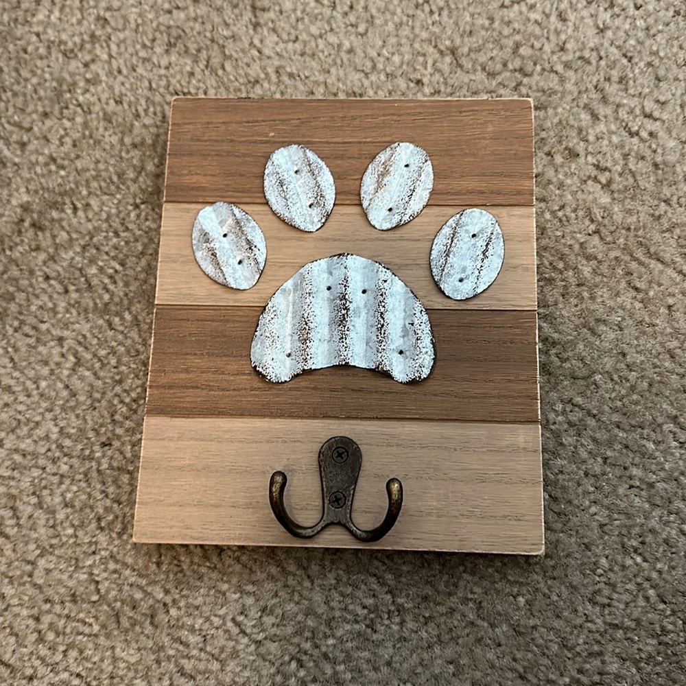 Wall hanger for leashes, keys, etc